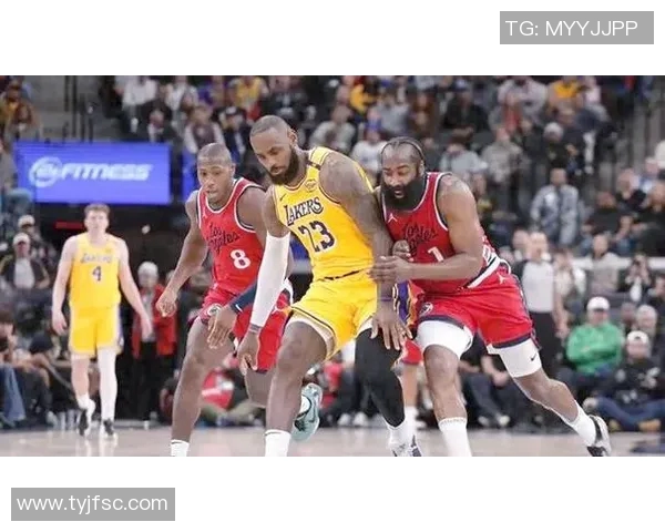 湖人快船对决激战正酣球迷热情高涨赛事精彩纷呈